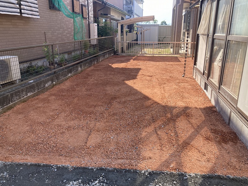 鈴鹿市戸建て：防草シート工事