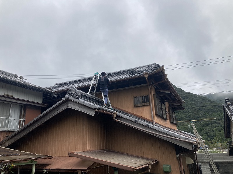 亀山市戸建て:漆喰工事